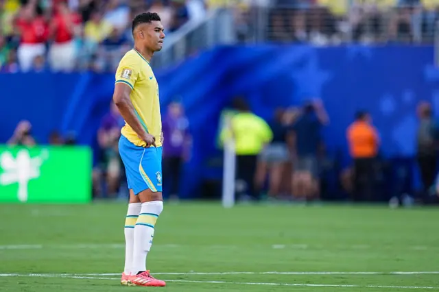 Casemiro reacts