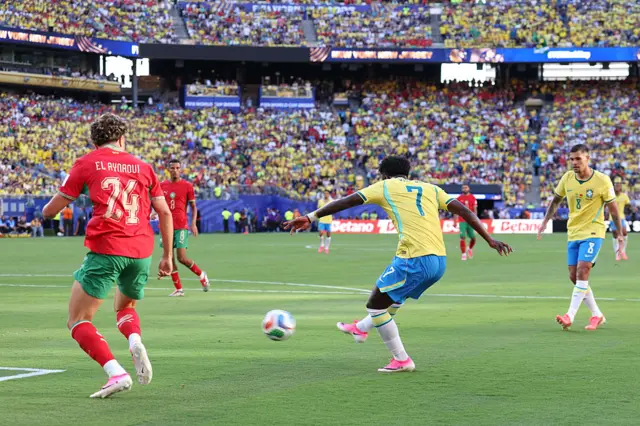 Vinicius Junior scores