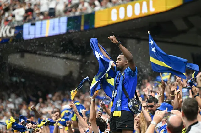 Curcacao celebrate