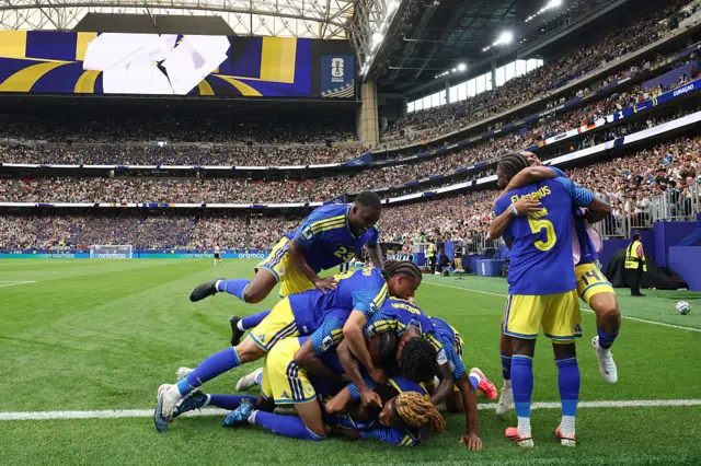 Curacao celebrate