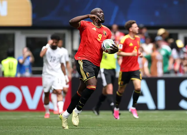 Romelu Lukaku celebrates