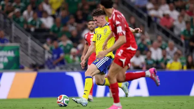 Viktor Gyokeres scores for Sweden