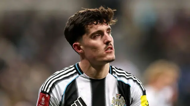 Tino Livramento of Newcastle United reacts as he leaves the pitch following an injury during the Emirates FA Cup Third Round match between Newcastle United and AFC Bournemouth at St James' Park on January 10, 2026 in Newcastle upon Tyne, England.