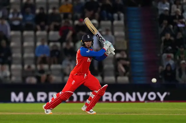 Dani Wyatt-Jones bat a loft batting for England