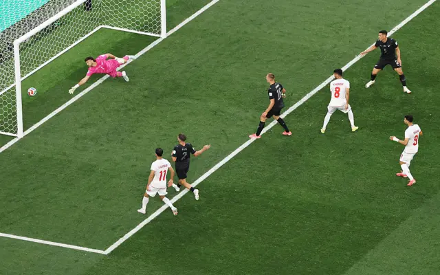 Mohebbi's head goes into the goal