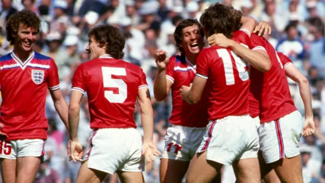 England celebrate Bryan Robson's goal against France in 1982