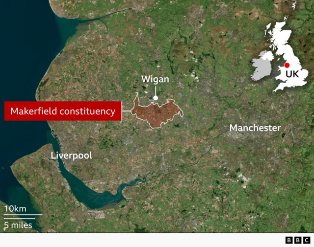Close up of map of England, focusing on the area between Liverpool and Manchester. Highlighted in red is the area making up the Makerfield constituency south of Wigan