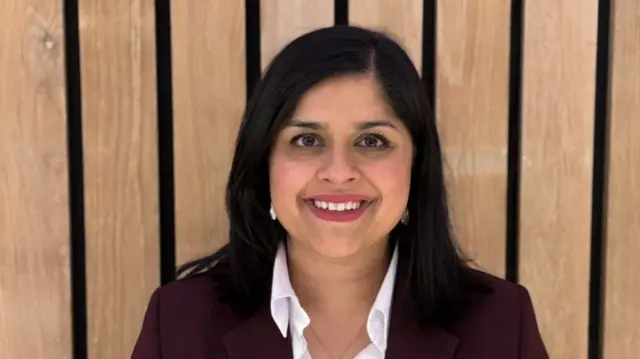 Dr Zoyah Hussain