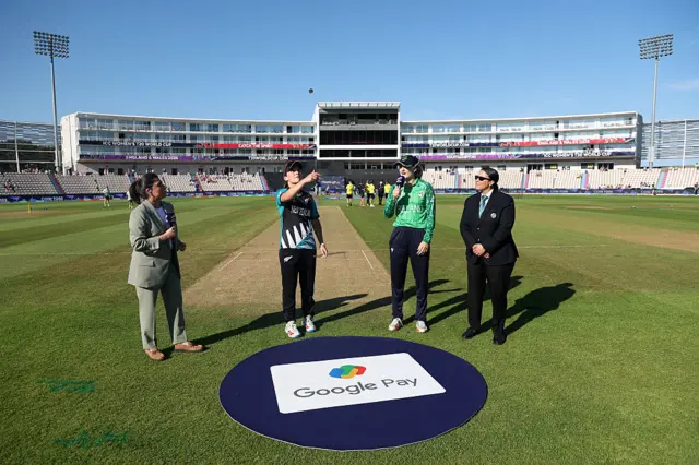 Melie Kerr and Gabby Lewis at the toss