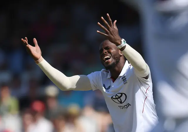 Jofra Archer disappointed, after England miss opportunity to catch.