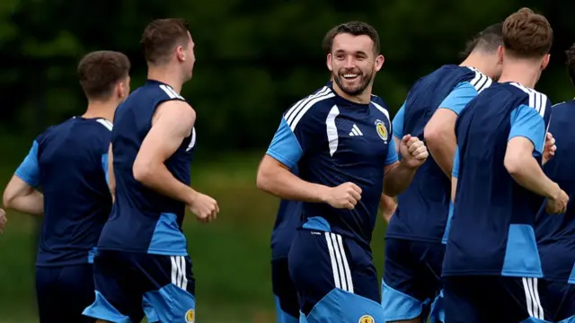 John McGinn #7 of Scotland participates in the training of Scotland