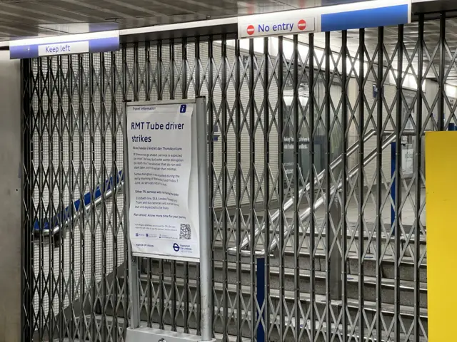 Gate across platform of Tube