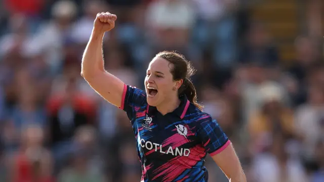 Hannah Rainey celebrates the wicket of Alice Capsey