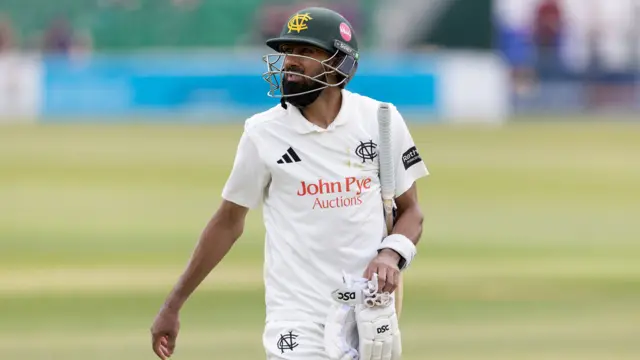 Haseeb Hameed walks out after being dismissed
