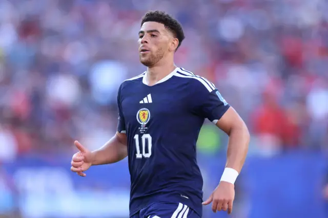 Che Adams