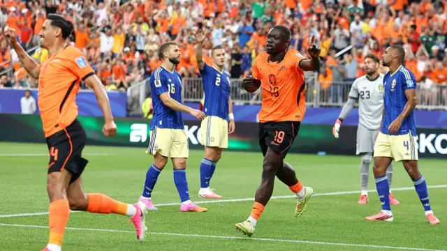 Brian Brobbey celebrates scoring
