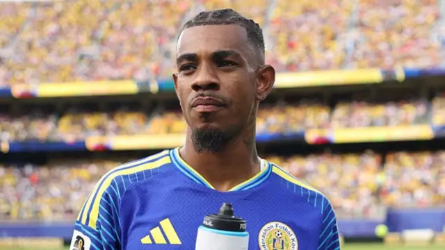 Juninho Bacuna #7 of Curacao takes a drink before the FIFA World Cup 2026 Group E match between Ecuador and Curacao at Kansas City Stadium