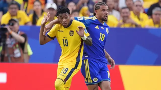 Gonzalo Plata of Ecuador in action against Armando Obispo of Curacao during the 2026 FIFA World Cup First Stage Group E match between Ecuador and Curacao