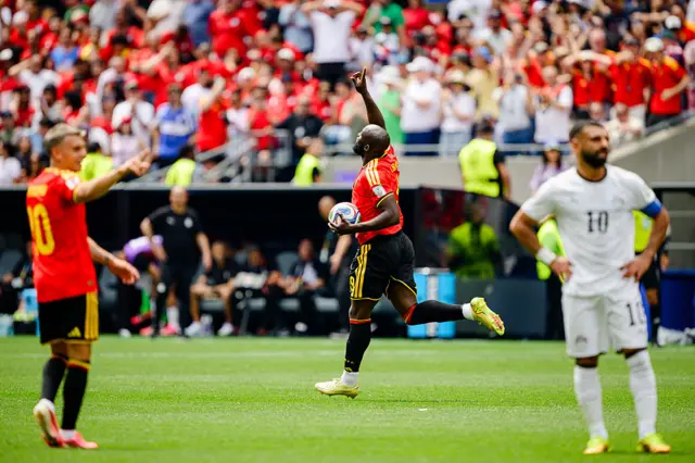 Romelu Lukaku celebrates