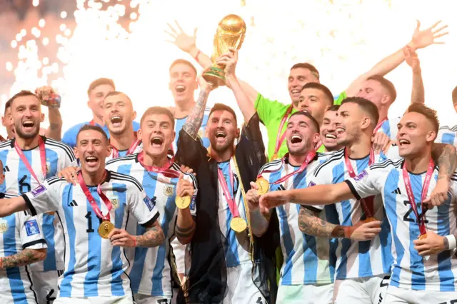 Argentina celebrate winning the 2022 World Cup.