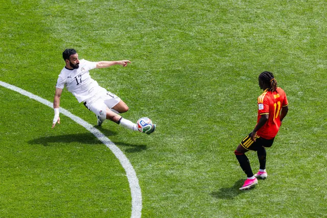 Lasheen challenges for the ball against Belgium
