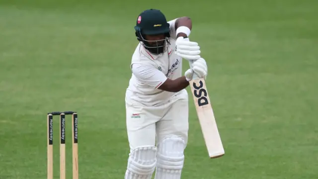 Rehan Ahmed batting for Leicestershire