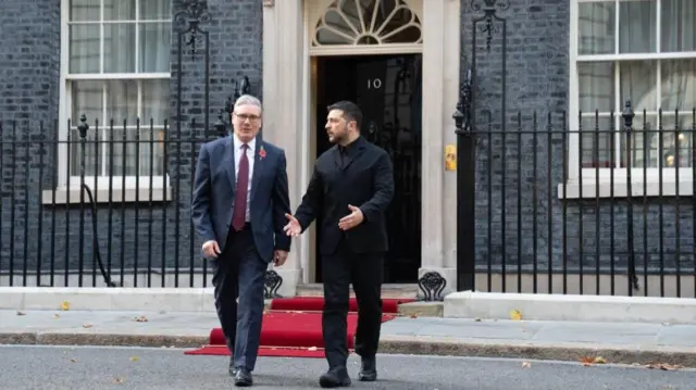 Keir Starmer and Volodymyr Zelensky