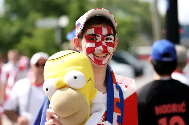 Croatia fan with Home Simpson doll