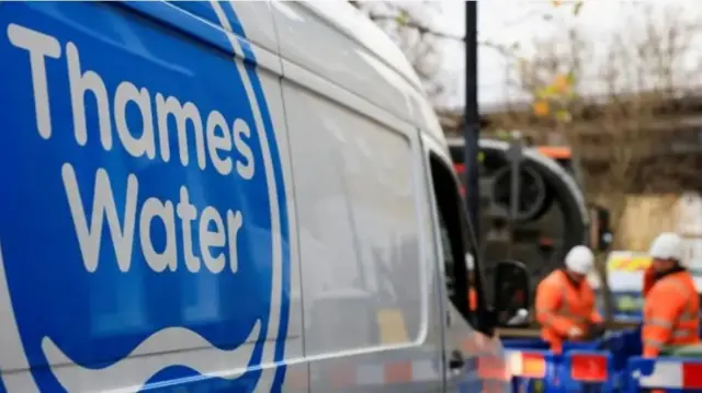Thames Water tanker and workers