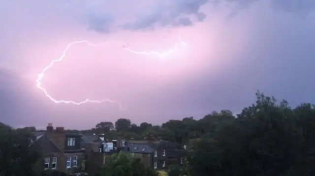 Streatham Hill, Greater London, overnight