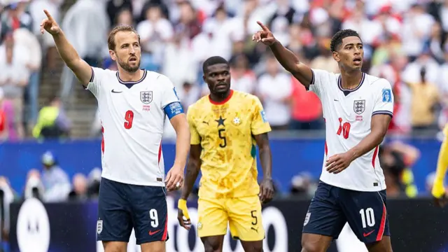 Harry Kane of England and Jude Bellingham pointing during the FIFA World Cup 2026 Group L match between England and Ghana at Boston Stadium on June 23, 2026 in Foxborough, United States