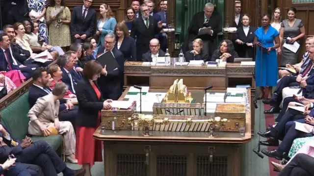 Starmer enters the Commons
