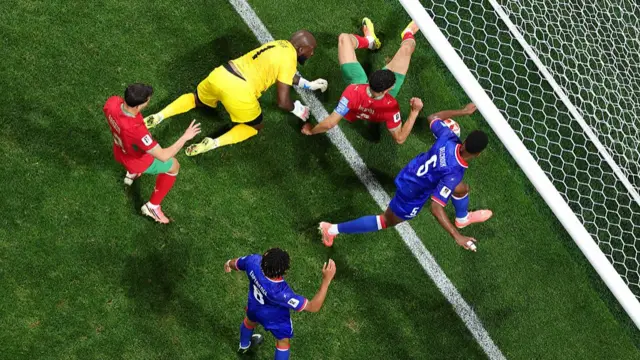 Achraf Hakimi scores for Morocco
