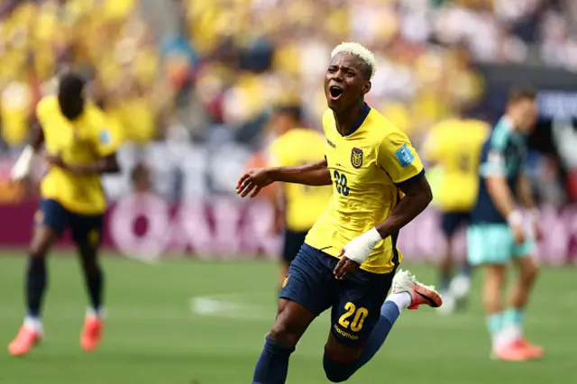 Nilson Angulo celebrates