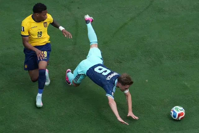 Ecuador's midfielder #19 Gonzalo Plata and Germany's defender #06 Joshua Kimmich fight for the ball