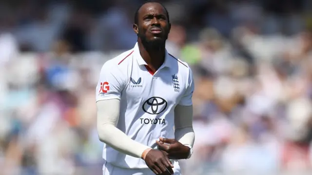 Jofra Archer preparing to bowl