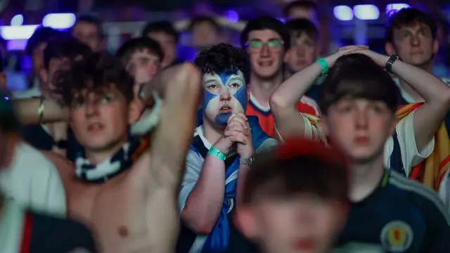 Scotland fan prays