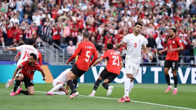 Taremi misses a penalty