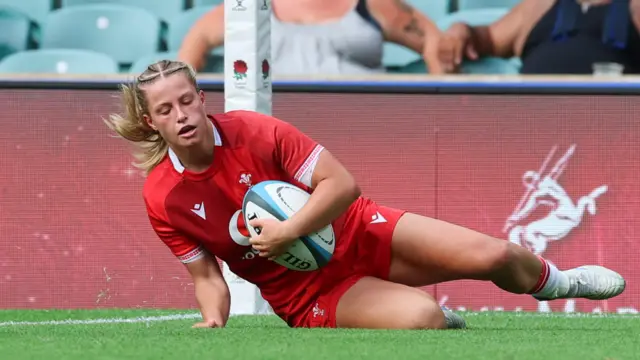 Amy Williams try