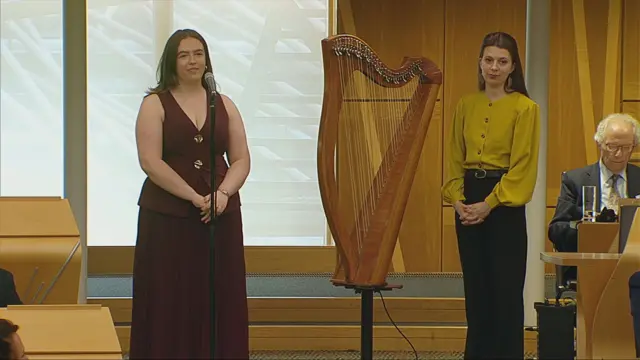 Ellie Beaton (vocals) and Rachel Groves (clarsach)