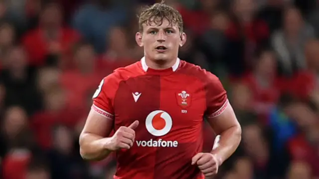Jac Morgan in action for Wales against Argentina