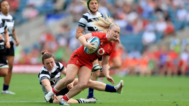 Seren Lockwood try