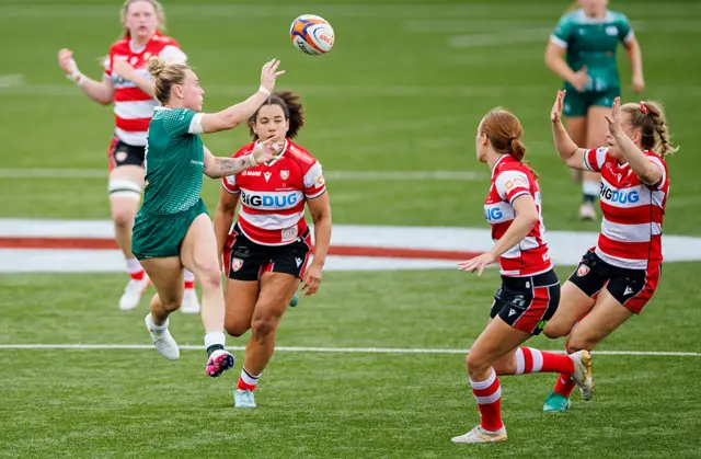 Meg Jones offload