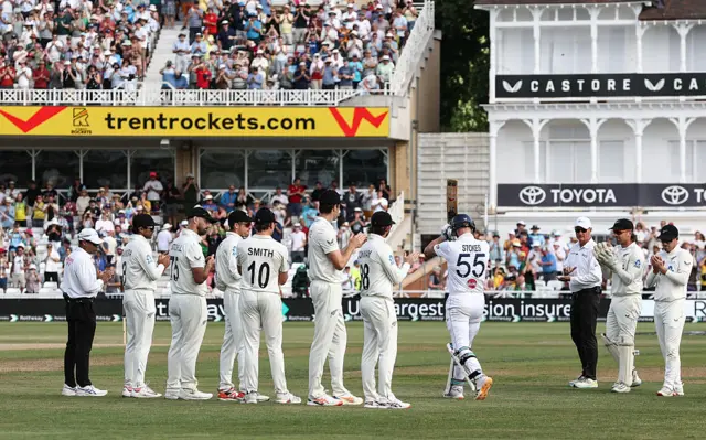 Ben Stokes gets a guard of honour by New Zealand's players at Trent Bridge as he goes out to bat