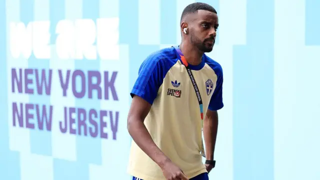 Alexander Isak #9 of Sweden arrives