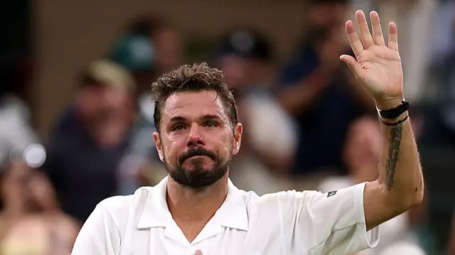 Stan Wawrinka of Switzerland acknowledges the crowd