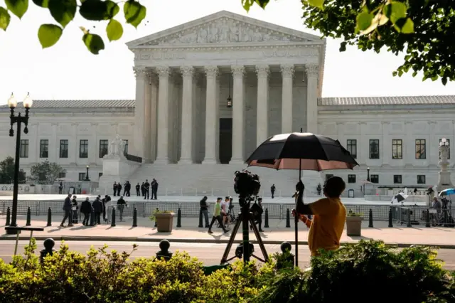 Man sets up TV camera outside Supreme Court
