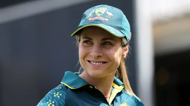 Sophie Molineux at the toss