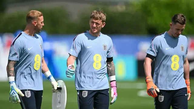 England's Jason Steele, Jordan Pickford, and Dean Henderson participate in a training session