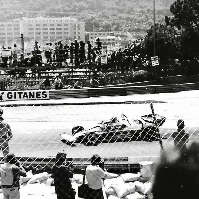 Niki Lauda drive shis Ferrari at Monaco in 1976